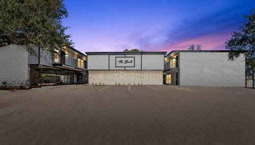 Chic & Cozy Montrose Apt with Pool & Parking - Foto 5