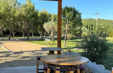 Villa Soleil Piscine Jacuzzi Pétanque Espace bbq billard et salons extérieurs - Foto 12