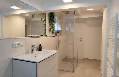 ApartZ - Celle Altstadt - bis 9 Personen Ideal für Familien und Gruppen, 3 SZ, 2 Bäder, Infrarotsauna, inklusive Parkplatz, Dachterrasse - Photo 9