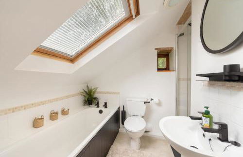 Beautiful Cottage nr Mendip Hills Private Parking - Photo 6