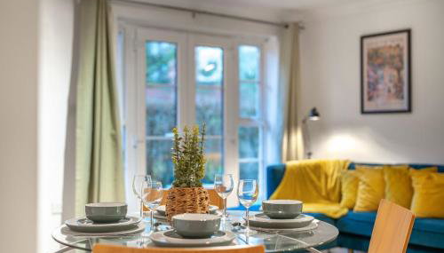 Bishops Stortford 2 Bed Flat - Free Parking - STN - Foto 4