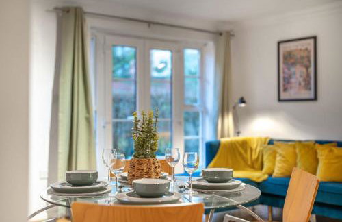 Bishops Stortford 2 Bed Flat - Free Parking - STN - Foto 4