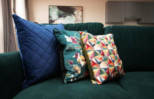 Elegant 2BR w/ Pool Table in Prime Location - Foto 7