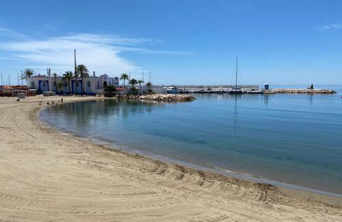 tarifa especial, sin aglomeraciones en piscina y playa, cerca de Puerto Banús - Foto 52