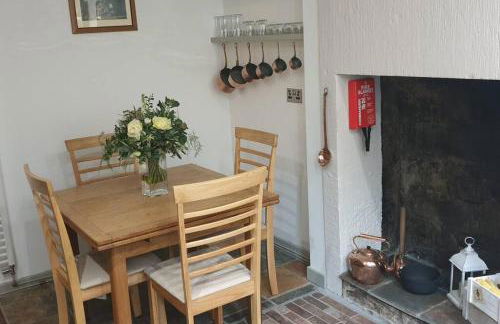 Enchanting Cottage for 4- Witchnest in Derbyshire, with EV point - Foto 8