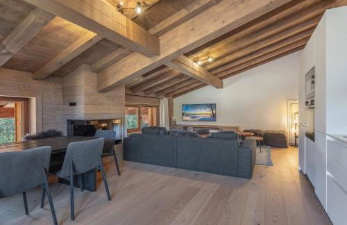 Megeve Luxury Spa Escape with views and parking - Photo 13