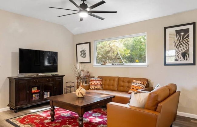 Modern Cabin in Pine Forest Near Austin - Foto 14