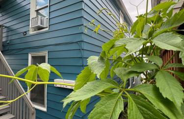 Comfy, Close to Downtown with Lake & Lift Bridge Views - Foto 53