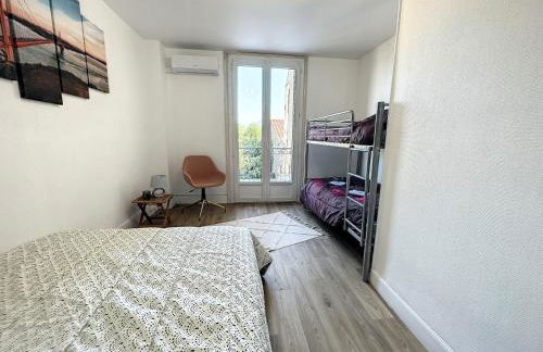 Maison Vue Pyrénées Centre ville - salle de jeux - Foto 8