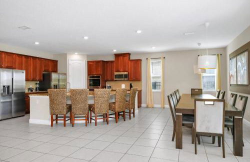 Spectacular Home Near Disney With Private Pool, Movie Theater And Pool Table With Waterpark & Resort Access - 332Sf - Foto 49