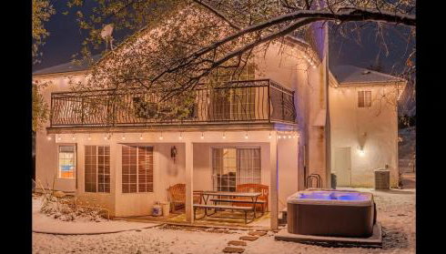 Heaven Heights - HotTub, Pet Friendly, EV Outlet, Pool Table, Game Room, BBQ, FirePit, Library - Foto 5