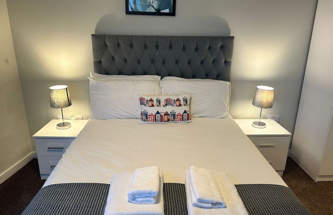 Adelphi Wharf Apartments by Beehosting - Photo 5