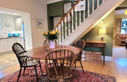 East Wing Cottage - Peaceful Village Retreat with Tennis Court Access - Foto 13