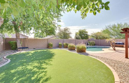 Shop, Golf and Hike Surprise Group Getaway with Pool! - Foto 23