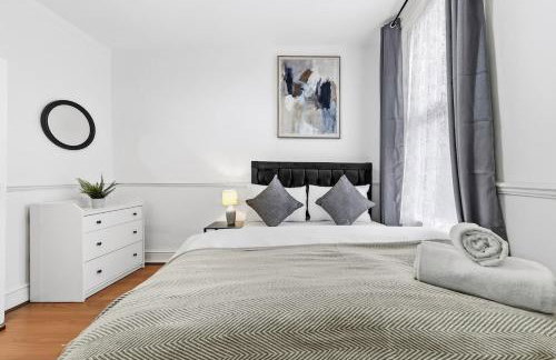 Citylink Spacious 5-Bedroom House,Wi-Fi,Easy Access to Excel and Central London - Foto 31