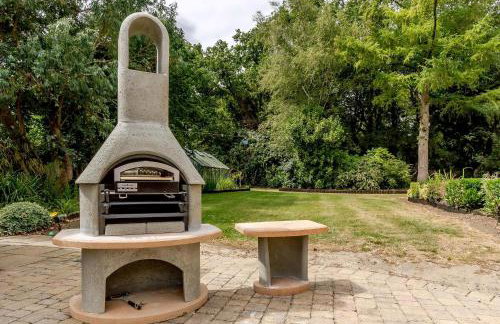 Cottage In Norfolk Sleeps 23 - Private Pool, Fishing Lake, Hot Tub Ref 99008Sc - Foto 14