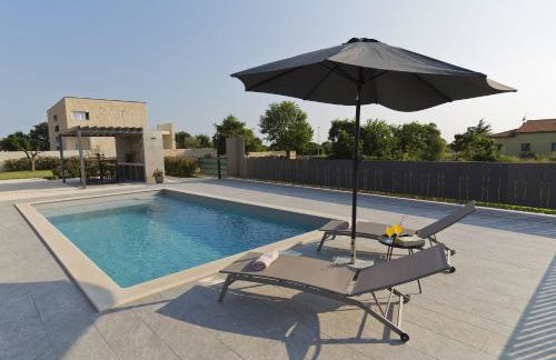 Neue Villa bei Rovinj mit privatem Pool, WLAN, Klima - Foto 5