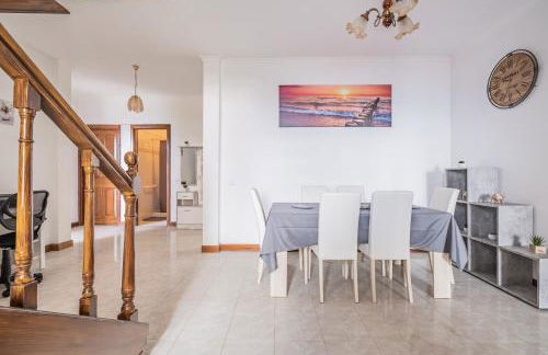 The Balcony - By Wehost - Foto 17