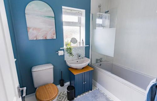 Perfect for Contractors & Families & Free Parking - Foto 4