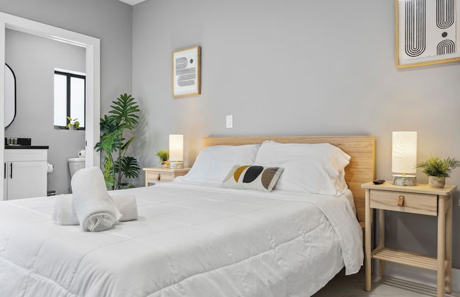 Charming Studio 5 Minutes From Wynwood - Photo 6