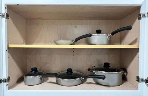 Modern Basement Retreat 2BR King suite - Foto 6