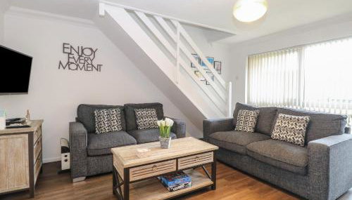 102 Waterside Park - Photo 3