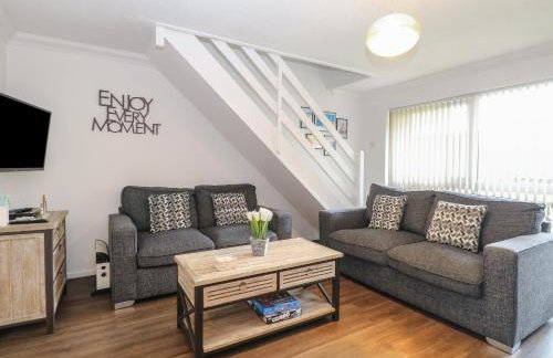 102 Waterside Park - Photo 3