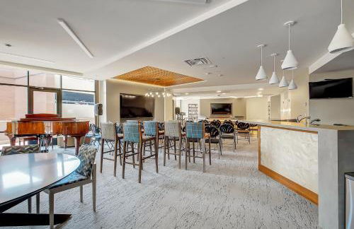 Urban Gallery Loft - King Bed - Larimer Square - Foto 47