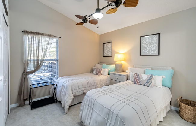 Amazing Vacation Home With Private Pool at Highland Reserve! - Photo 30