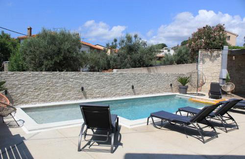 Apartments Mia with pool near Medulin - Photo 30