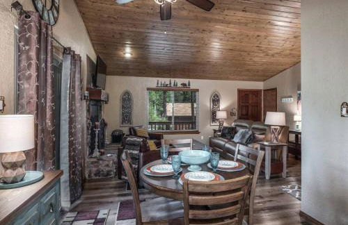 Horsin Around-cabin With A Peaceful Covered Deck - Foto 30