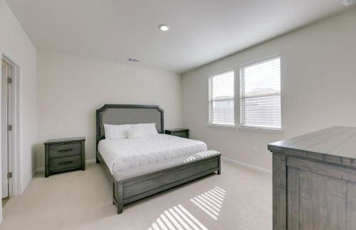 Buda Business-Ready House Office, Home Gym and Yard - Foto 17