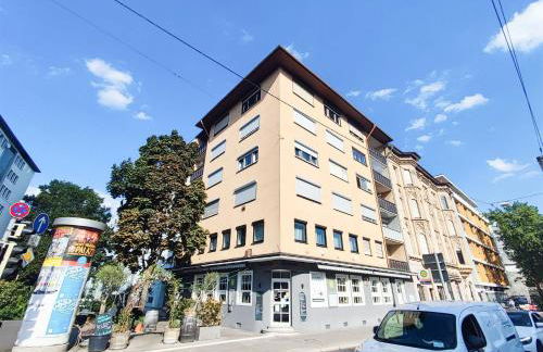 ALFA Stuttgart City 4ZW Beste City Lage Berliner Platz max 8 Personen Netflix Küche WM l 4BR 7 Beds 8 people l Fully equipped Kitchen & Bathroom - Foto 16