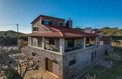 Villa Recluso-3 bd luxury country villa, huge heated pool with hydromassage, individual bbq & large yard, mountain view - Photo 28