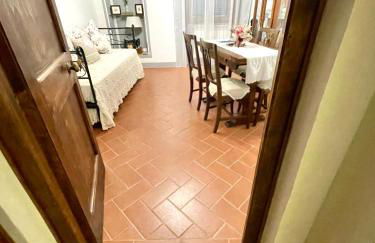 Balcone Fiorito, nel cuore del centro storico di Cortona - Foto 49