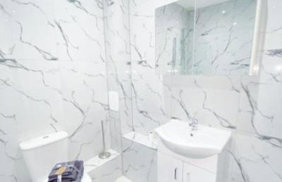 The Felix Apartments - 1 Bedroom - WIFI - FREE Parking - Photo 17