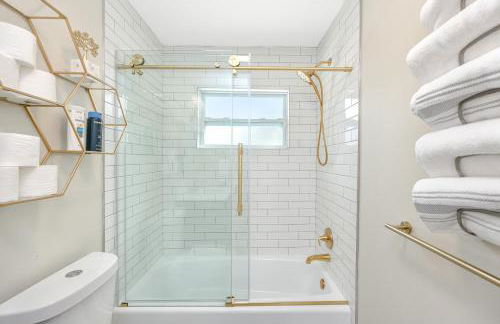 Modern Vacation Home 3BR 1BTH Close to Gulf Beach - Foto 23