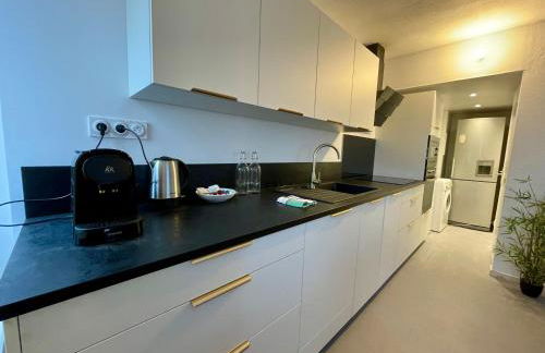 BnGo I Le Spacieux I 12 personnes, 5 chambres, 2 salle de bain, parking privé, WC séparé, Wifi - Foto 10