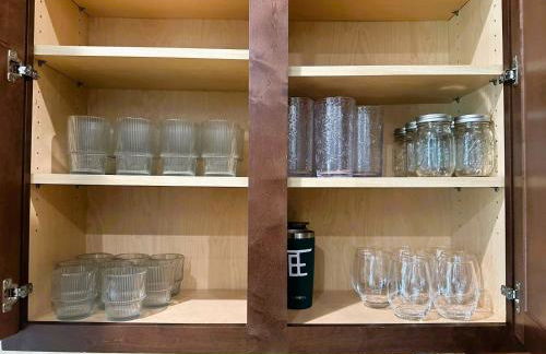 Cozy 4bdrm 3bath Home in The Woodlands - Photo 17