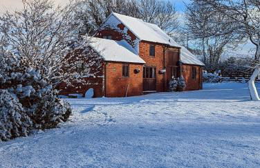 The Owl House with swimming pool and private hot tub - Foto 42