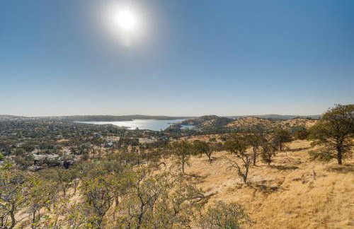 Water Views and Decks Spacious La Grange Retreat - Foto 2