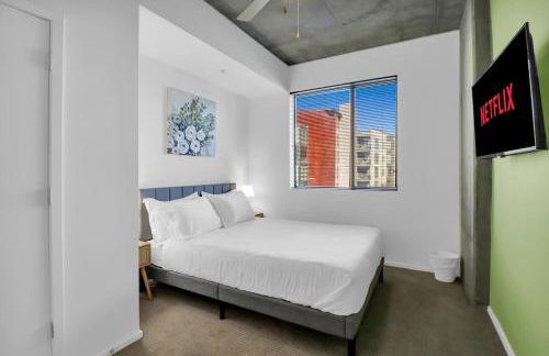 Centric 2BR In HEART of DTPHX Free Garage Parking - Foto 16