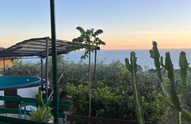 Villetta vista mare con piscina, giardino e parcheggio privato - Foto 9