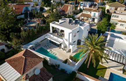 VACATION MARBELLA I Villa Marbesa White Pearl, Two Private Pools, 3min walk to the Beach, Fastest WiFi, Built in 2024 - Foto 27
