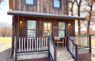 The Nuthatch Cabin 15 MIN to Magnolia Baylor - Photo 6