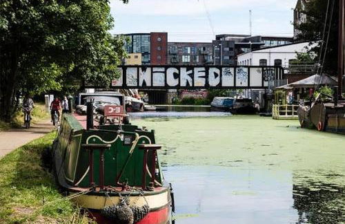 Stylish Hackney Wick Apartment with Terrace - Foto 25