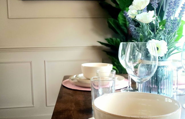 Beautiful 4 Bed House, 3 Minutes to Sea, Sleeps 8 - Foto 6