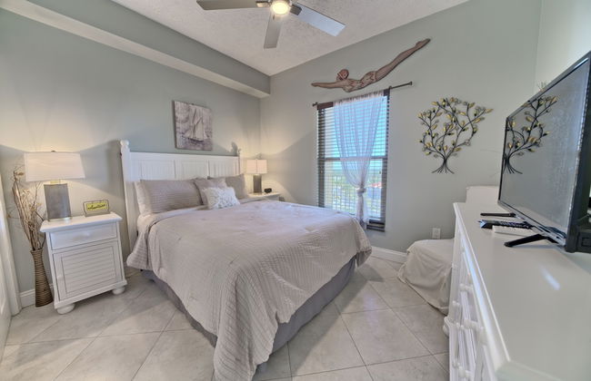 Luxurious Beachfront Condo with Beachside Pool Access and Free WiFi - Unit 1202 by RedAwning - Foto 3