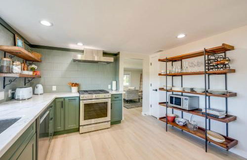 Waterfront Gem with Boat Dock and Lift in Lakewood! - Foto 13