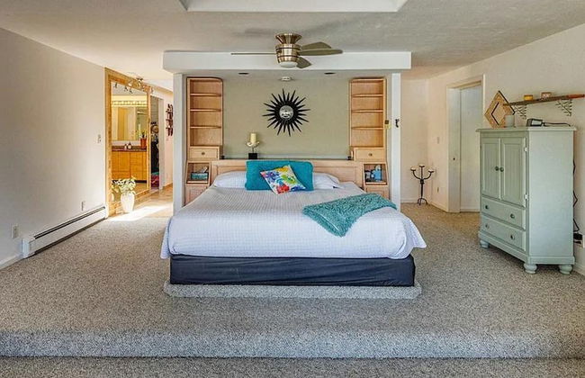 Lakehouse w Private Beach Bar Lg Deck Dock - Photo 14